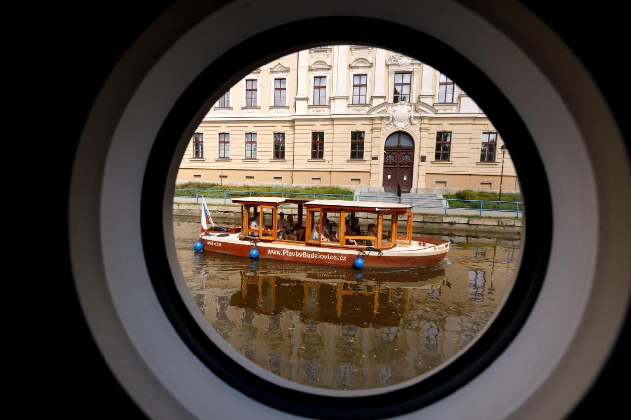 Rezidence Malse - Unikatni Apartmany Na Vode Ceske Budejovice Extérieur photo